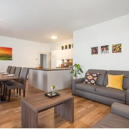 Apartment Stadtdomizil 10